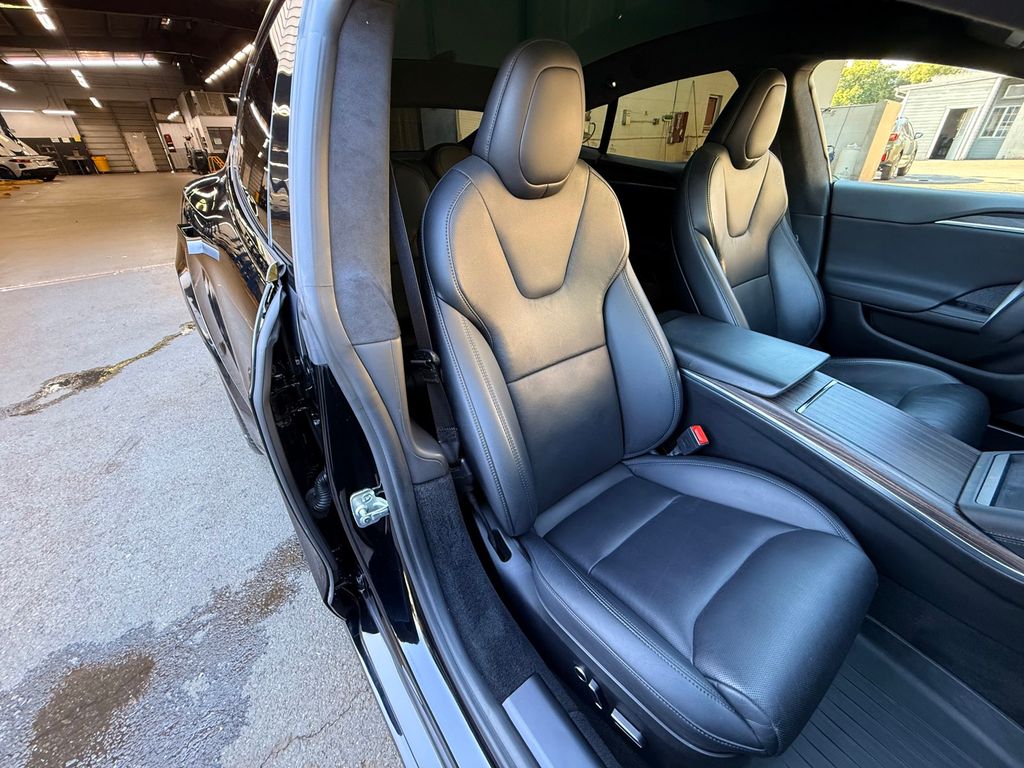 Thumbnail: 2021 Tesla Model S - 19