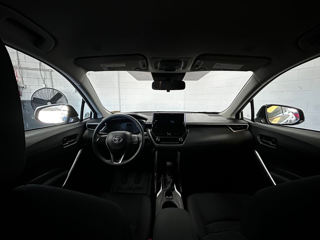 Thumbnail: 2024 Toyota Corolla Cross - 9