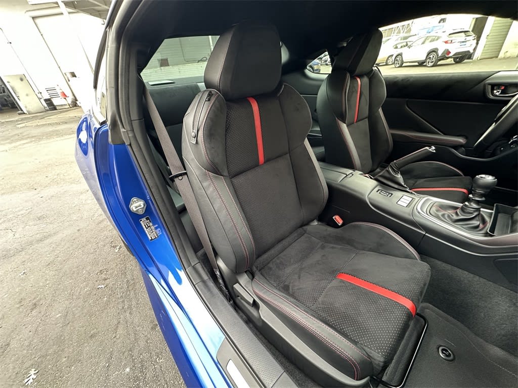 Thumbnail: 2024 Toyota GR86 - 10