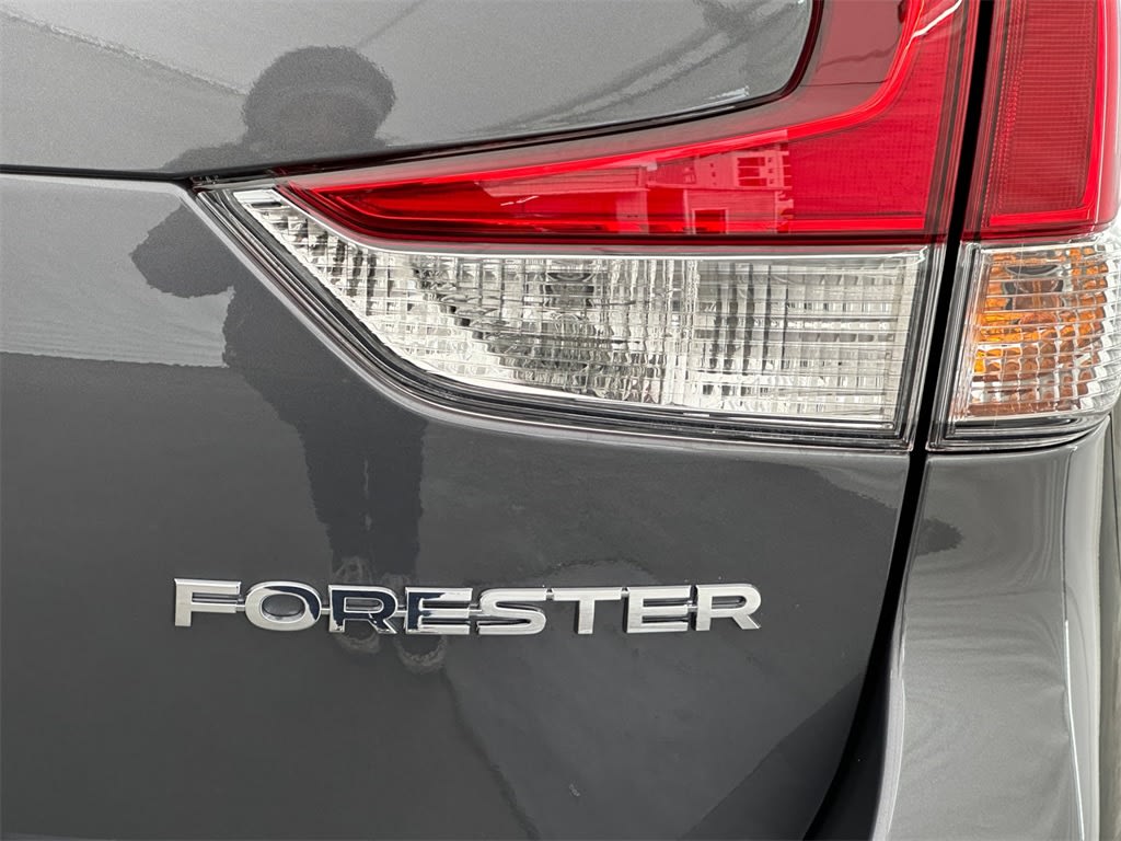 2024 Subaru Forester Premium 19