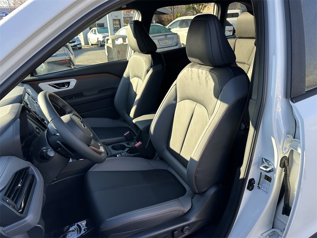 2025 Subaru Forester Sport 12