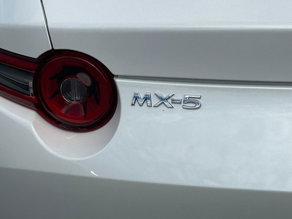 Thumbnail: 2025 Mazda MX-5 Miata - 6