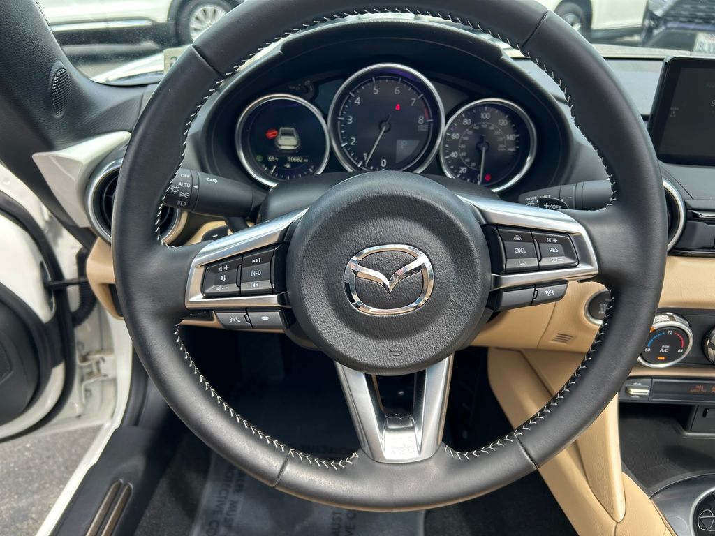 Thumbnail: 2025 Mazda MX-5 Miata - 9