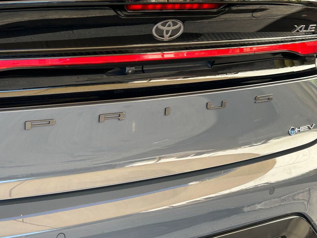 Thumbnail: 2023 Toyota Prius - 7