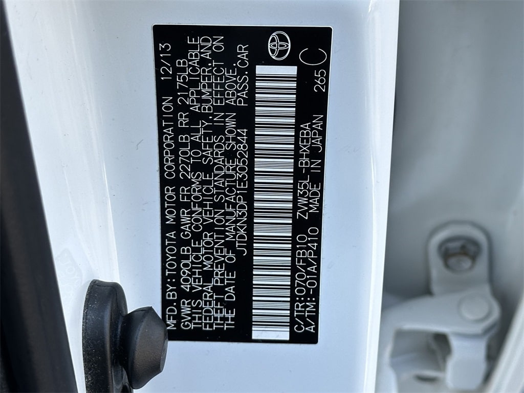 Thumbnail: 2014 Toyota Prius - 18