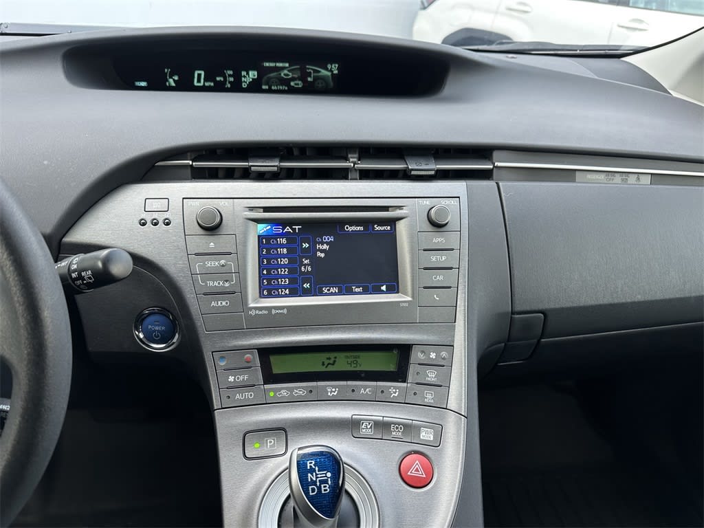 Thumbnail: 2015 Toyota Prius - 14