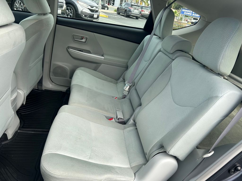 Thumbnail: 2012 Toyota Prius v - 13