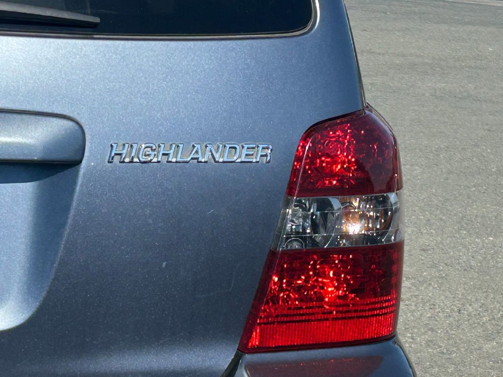 Thumbnail: 2005 Toyota Highlander - 20