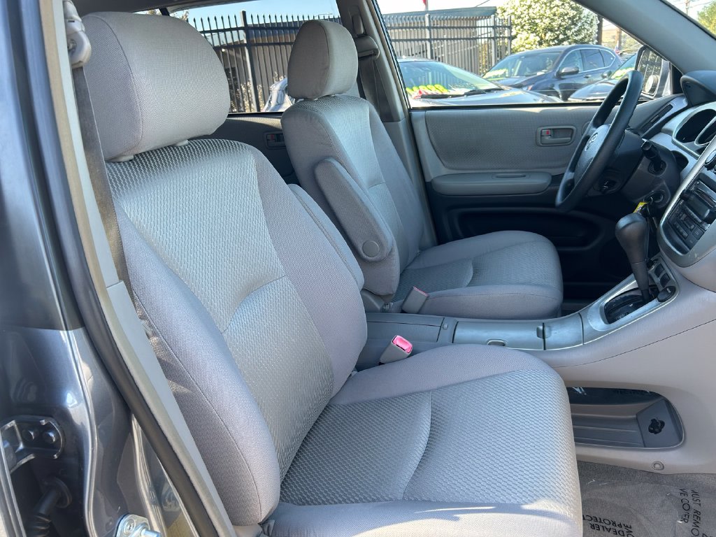 Thumbnail: 2005 Toyota Highlander - 11