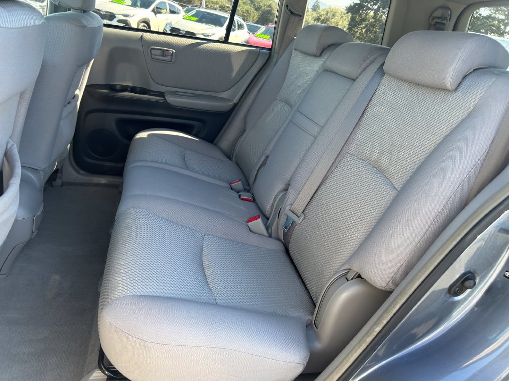 Thumbnail: 2005 Toyota Highlander - 21