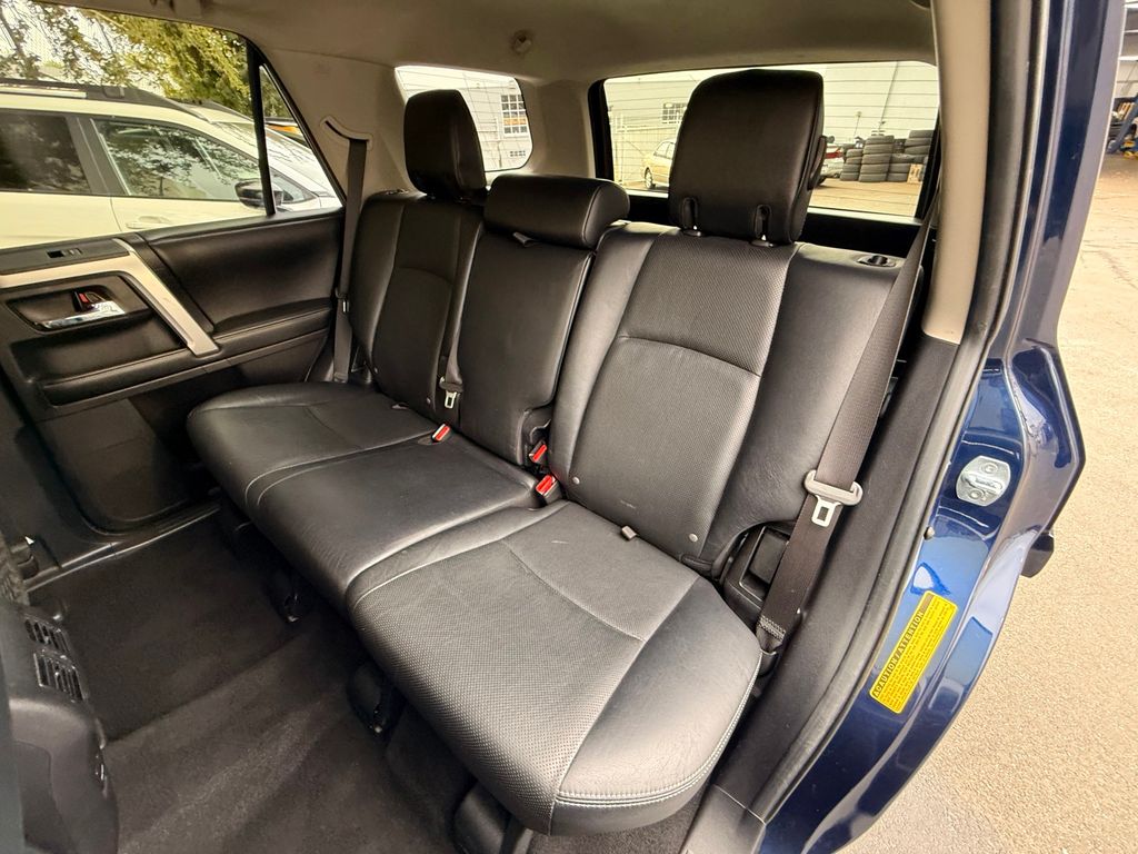 Thumbnail: 2015 Toyota 4Runner - 22