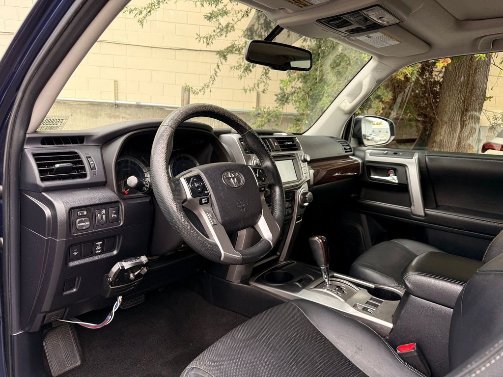 Thumbnail: 2015 Toyota 4Runner - 2