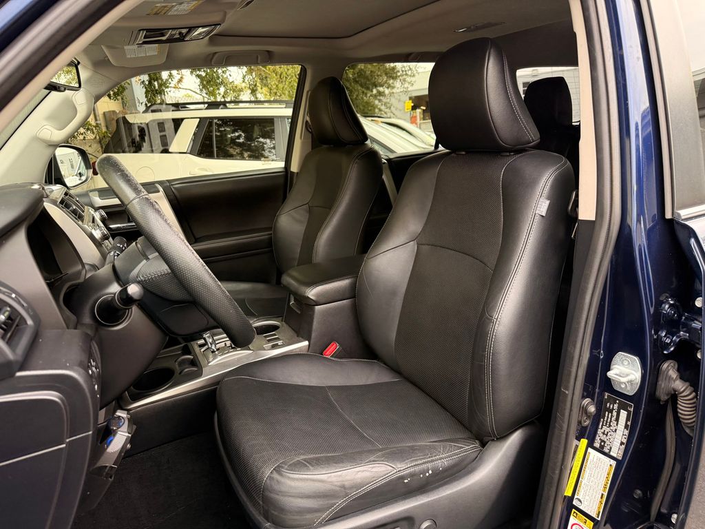 Thumbnail: 2015 Toyota 4Runner - 11
