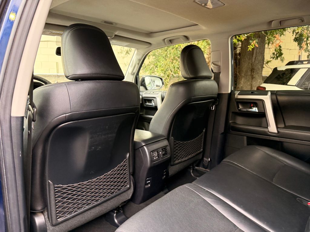Thumbnail: 2015 Toyota 4Runner - 13