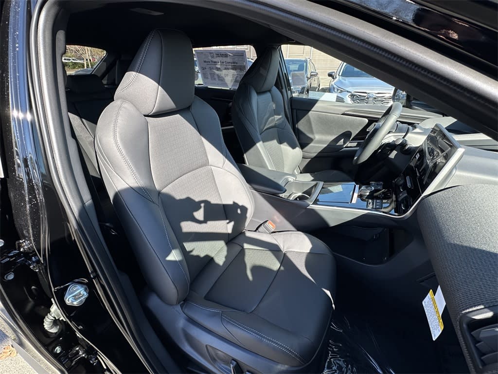 2025 Subaru Solterra Premium 11
