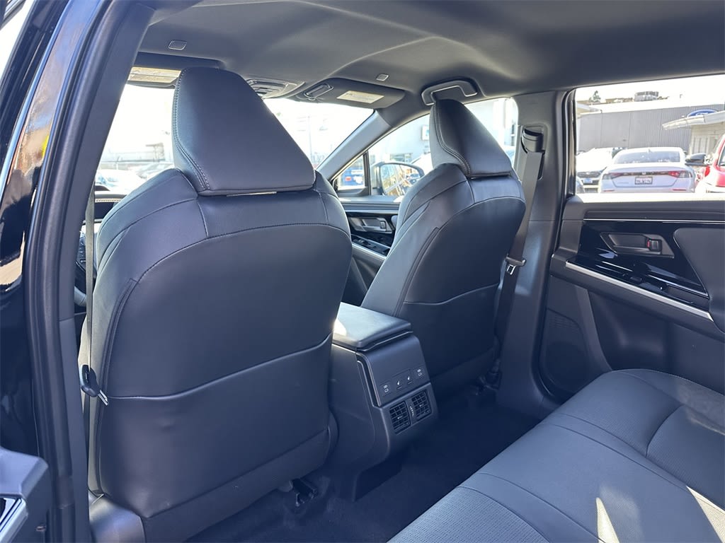 2025 Subaru Solterra Premium 19