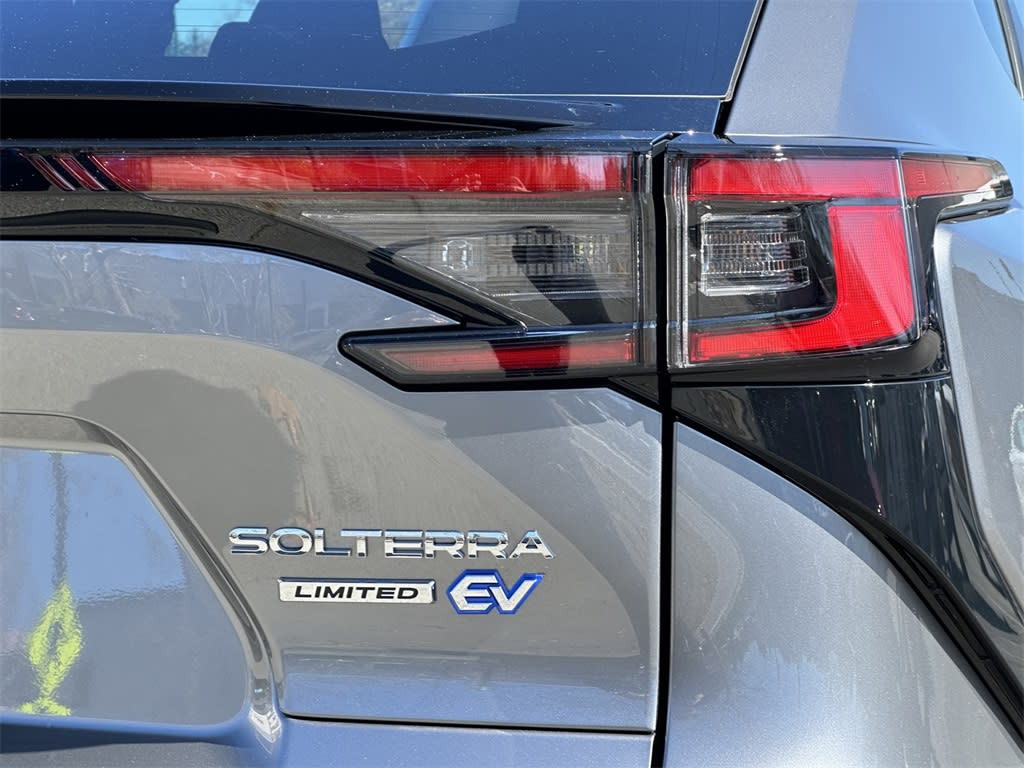 2025 Subaru Solterra Premium 17