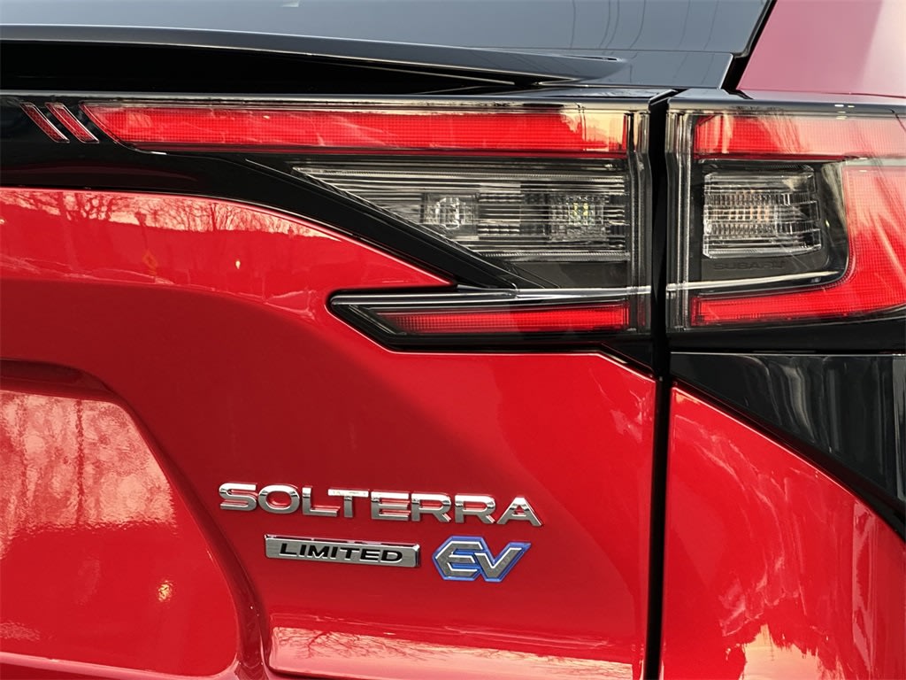 2025 Subaru Solterra Limited 18