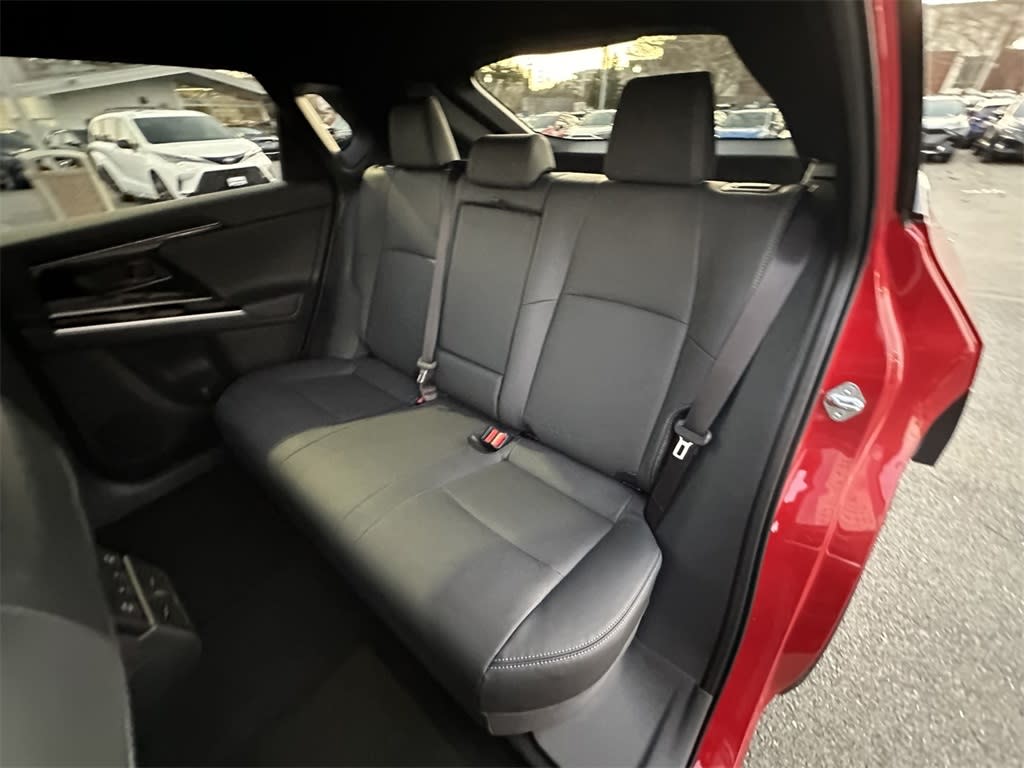 2025 Subaru Solterra Limited 19