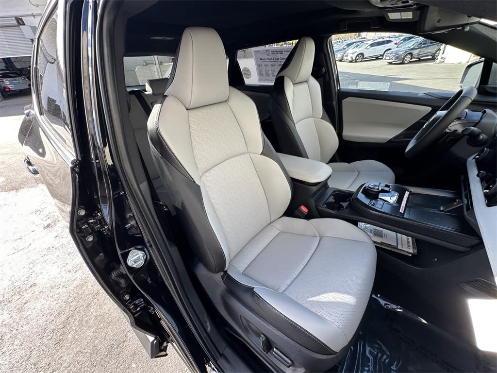 Thumbnail: 2026 Subaru Solterra - 11