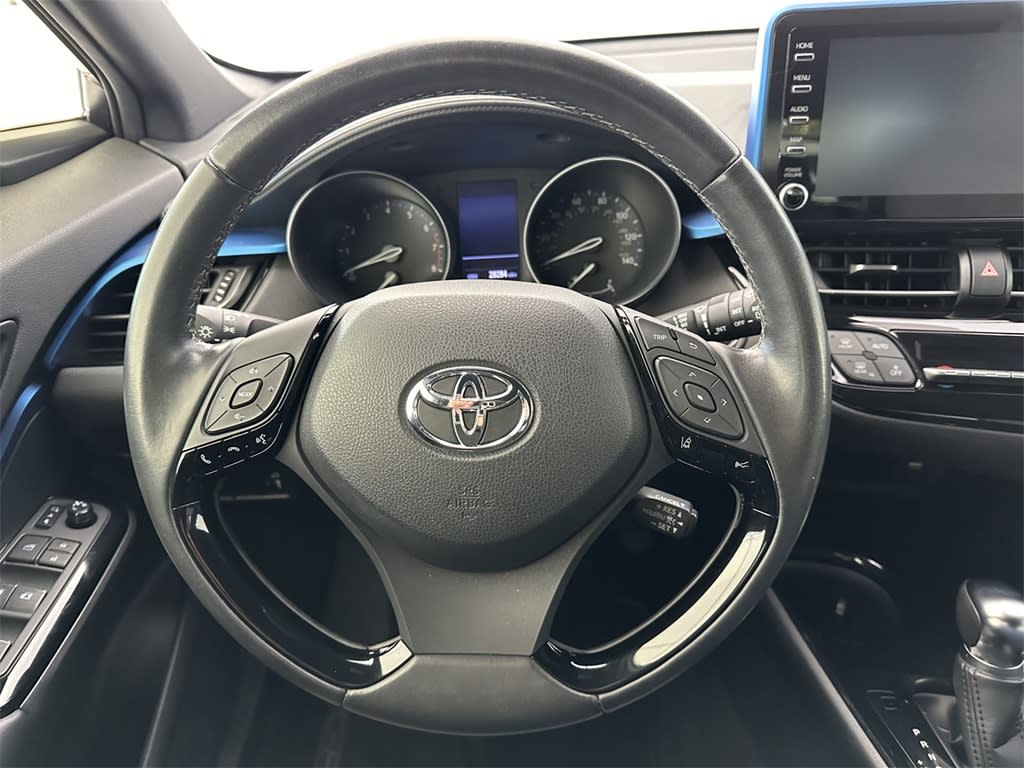 2019 Toyota C-HR XLE 9