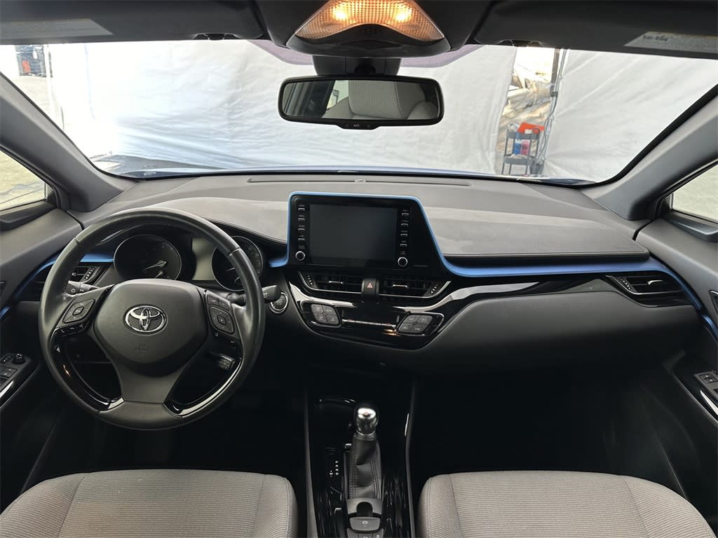 2019 Toyota C-HR XLE 2