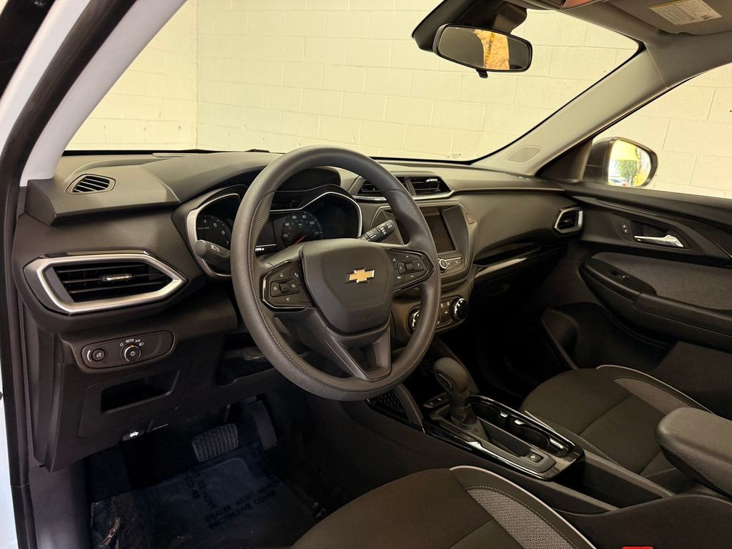 Thumbnail: 2023 Chevrolet TrailBlazer - 2
