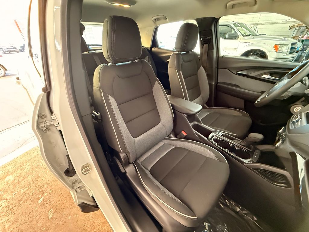 Thumbnail: 2023 Chevrolet TrailBlazer - 12