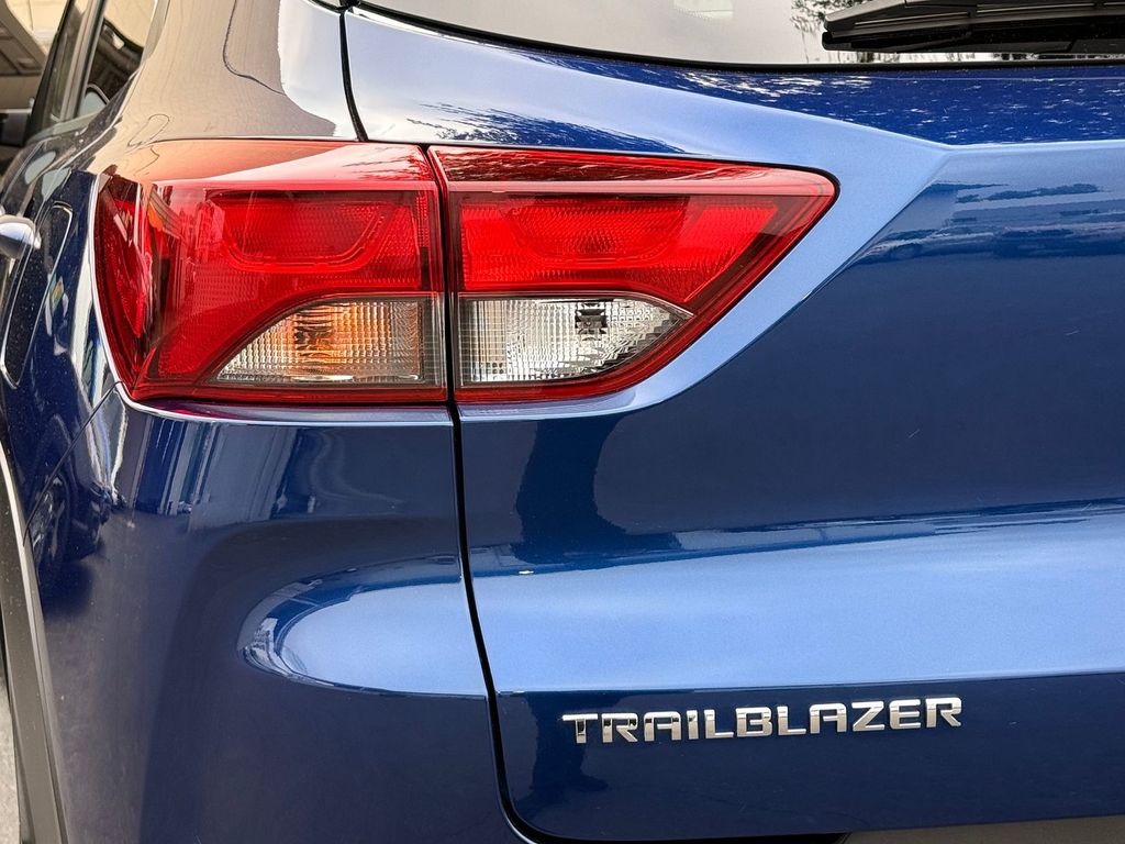 Thumbnail: 2023 Chevrolet TrailBlazer - 20