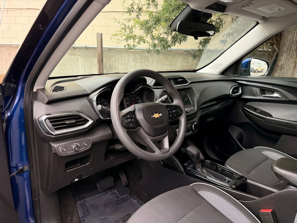 Thumbnail: 2023 Chevrolet TrailBlazer - 2