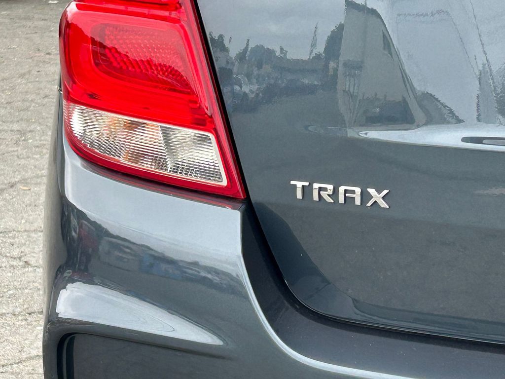 Thumbnail: 2022 Chevrolet Trax - 20