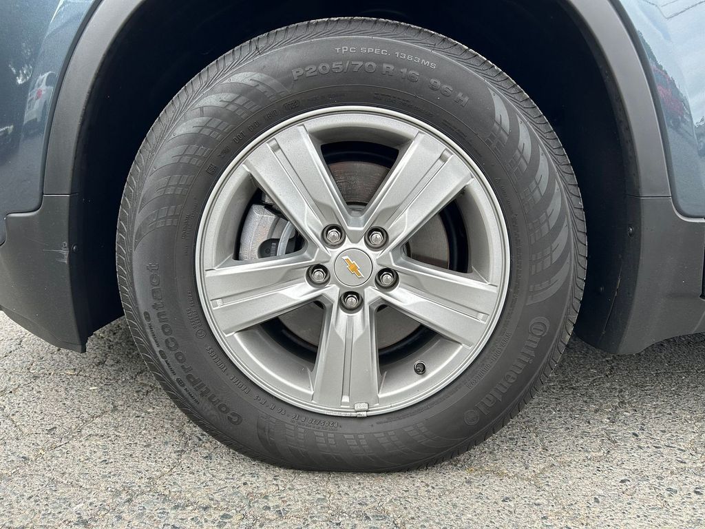 Thumbnail: 2022 Chevrolet Trax - 7
