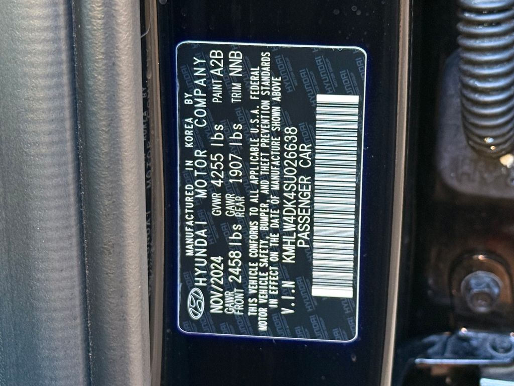Thumbnail: 2025 Hyundai Elantra - 17