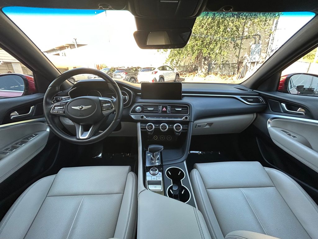 Thumbnail: 2022 Genesis G70 - 10