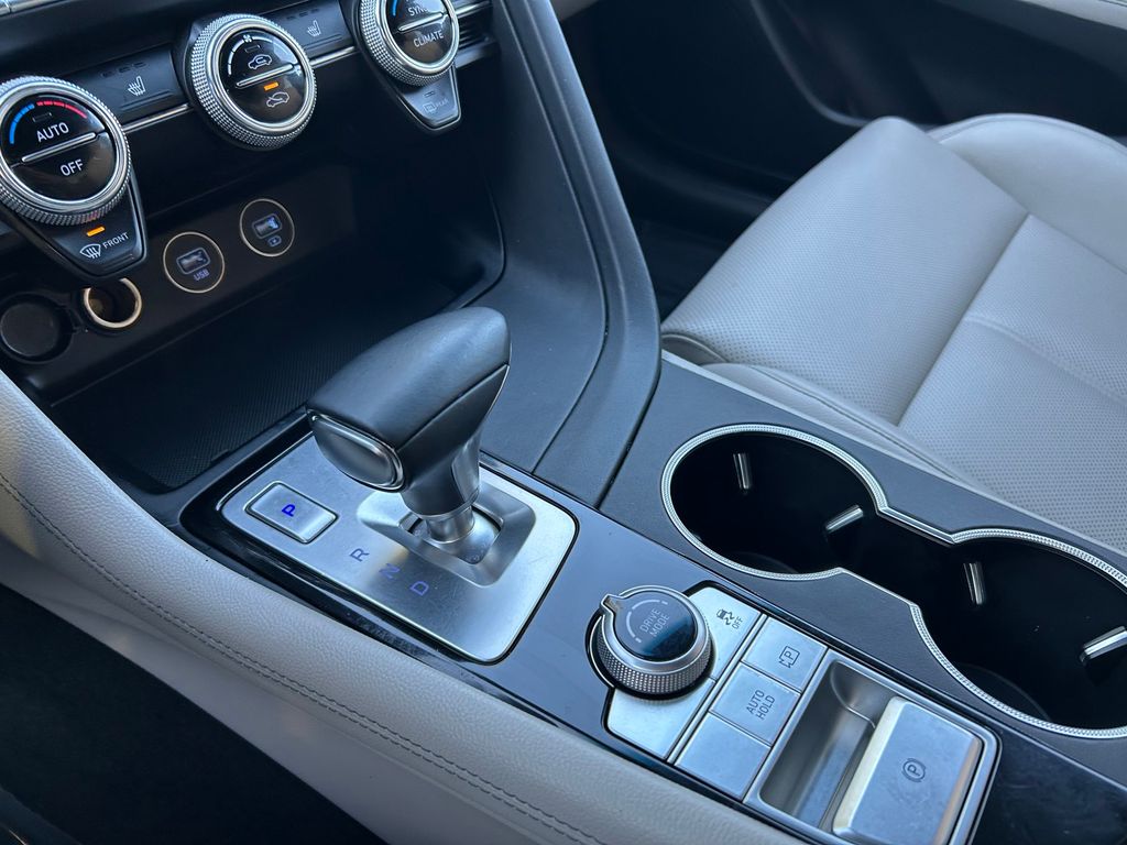 Thumbnail: 2022 Genesis G70 - 16