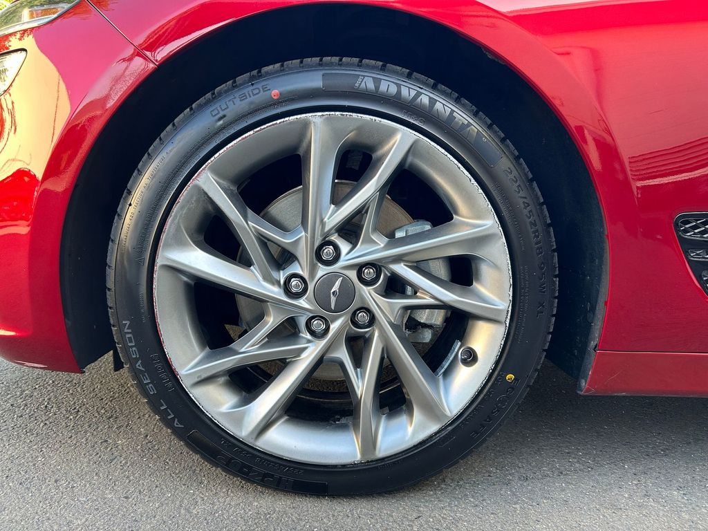 Thumbnail: 2022 Genesis G70 - 8