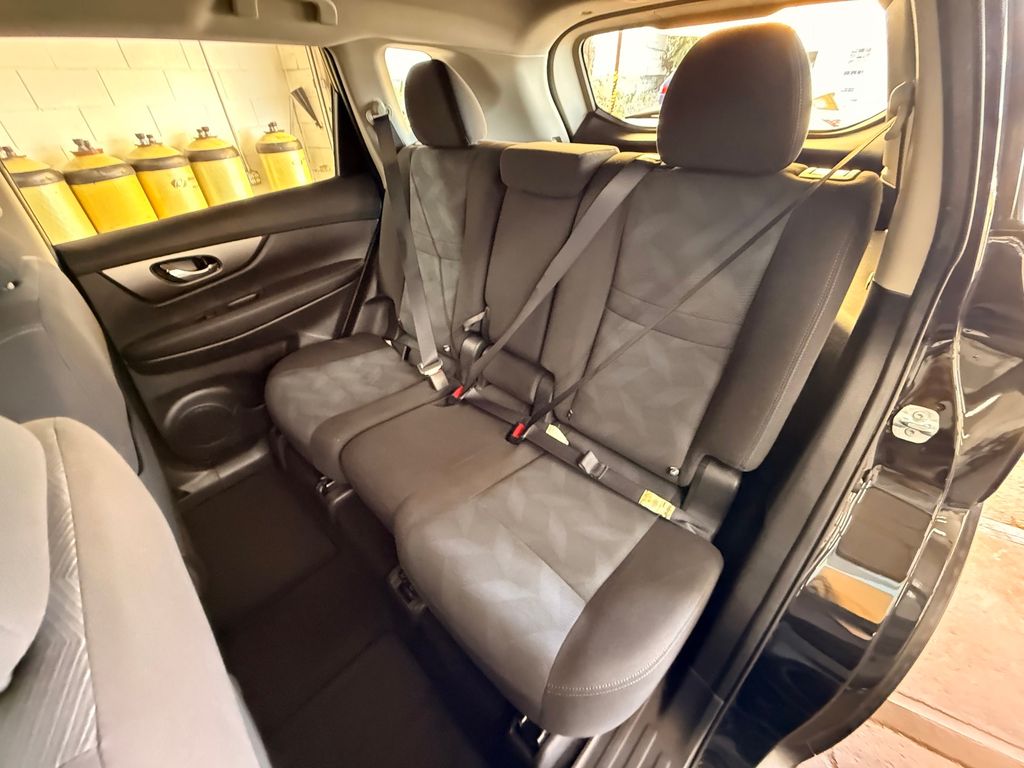 Thumbnail: 2016 Nissan Rogue - 21