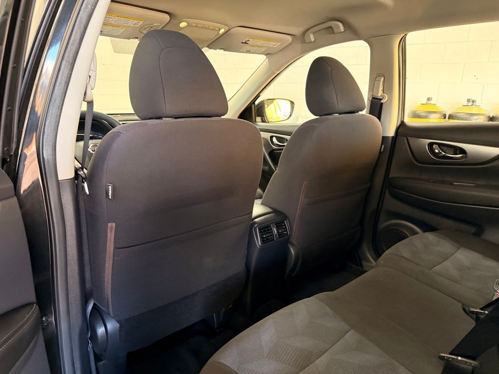 Thumbnail: 2016 Nissan Rogue - 10