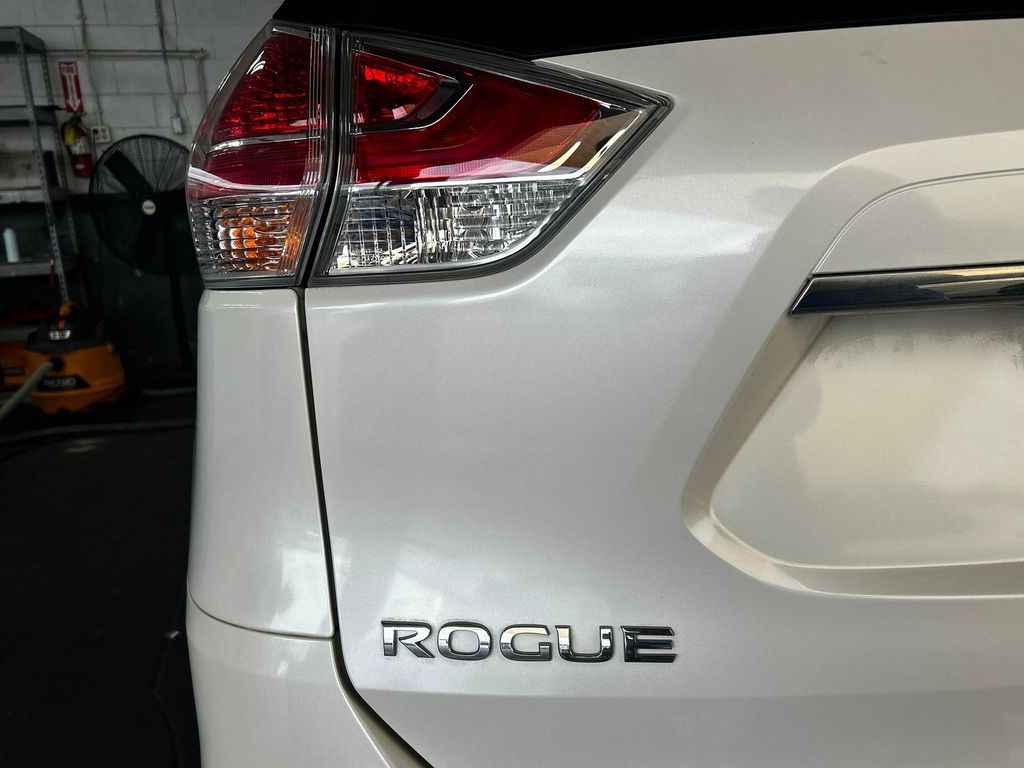 Thumbnail: 2015 Nissan Rogue - 7