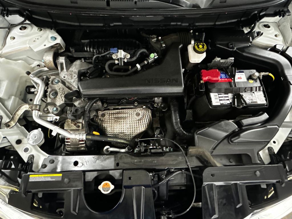 Thumbnail: 2015 Nissan Rogue - 9