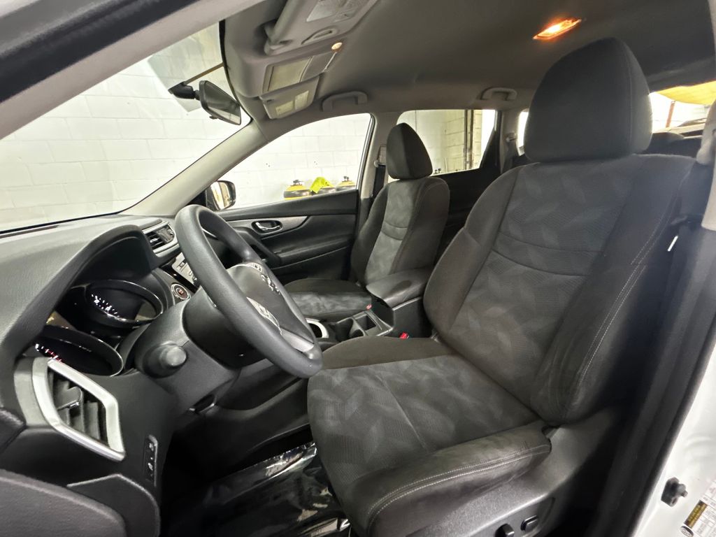 Thumbnail: 2015 Nissan Rogue - 11