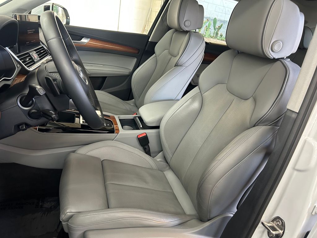 Thumbnail: 2022 Audi Q5 - 11
