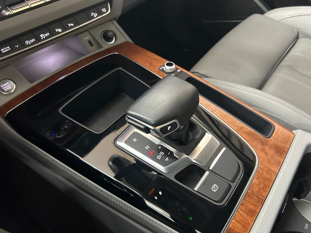 Thumbnail: 2022 Audi Q5 - 16