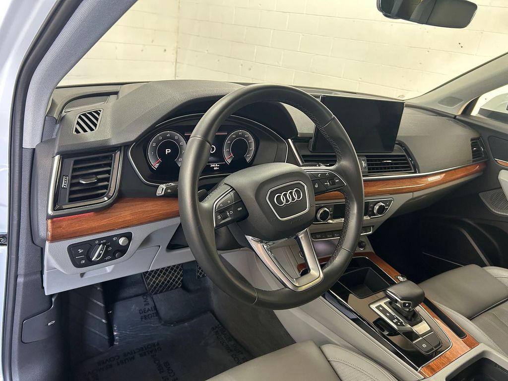 Thumbnail: 2022 Audi Q5 - 2