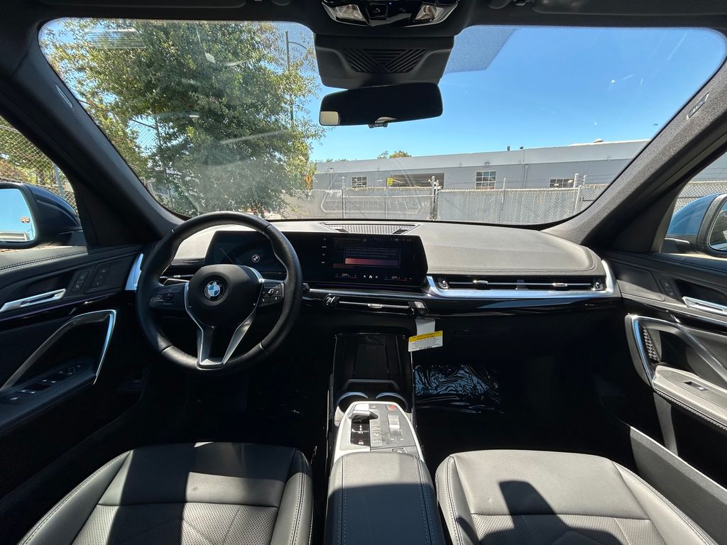Thumbnail: 2026 BMW X1 - 10