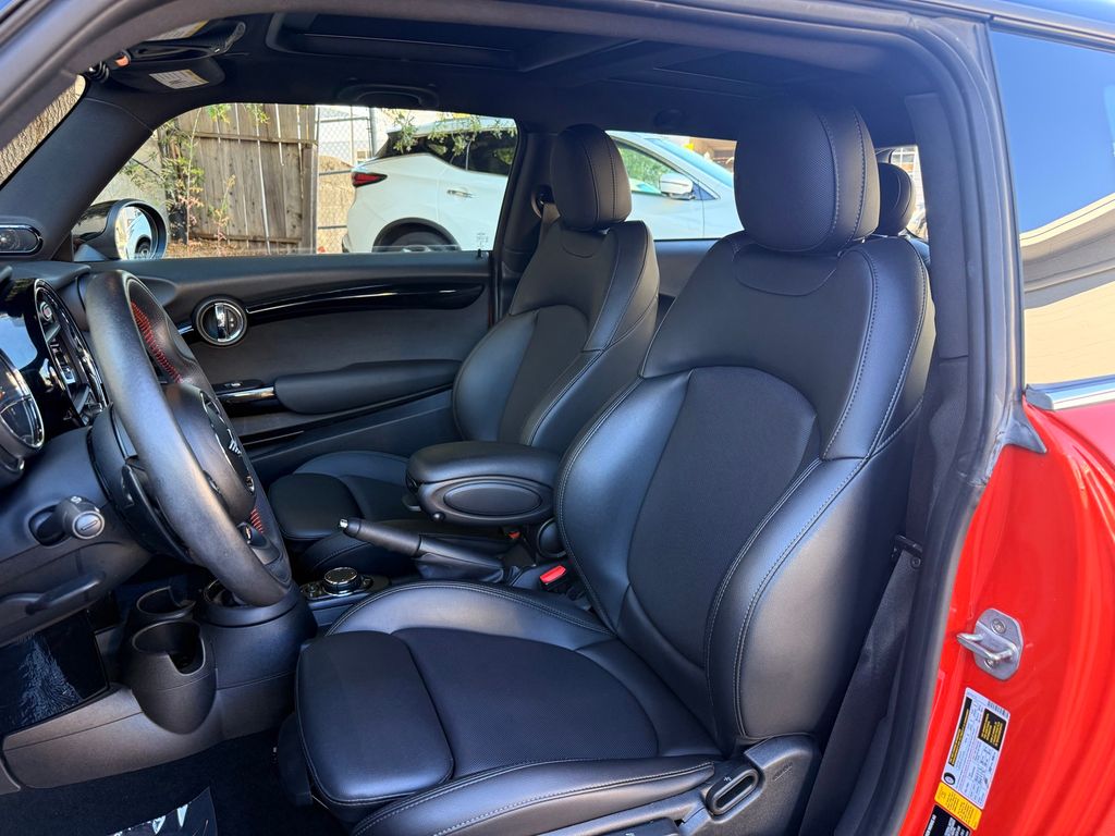 Thumbnail: 2019 MINI Cooper - 9