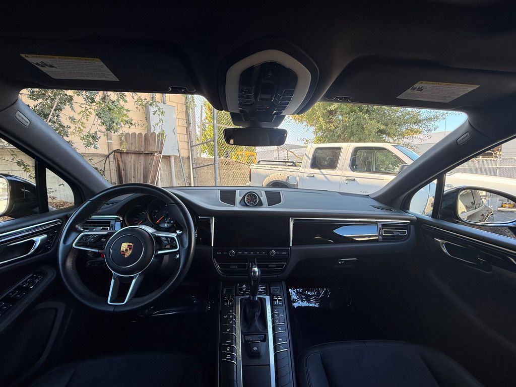 Thumbnail: 2020 Porsche Macan - 7