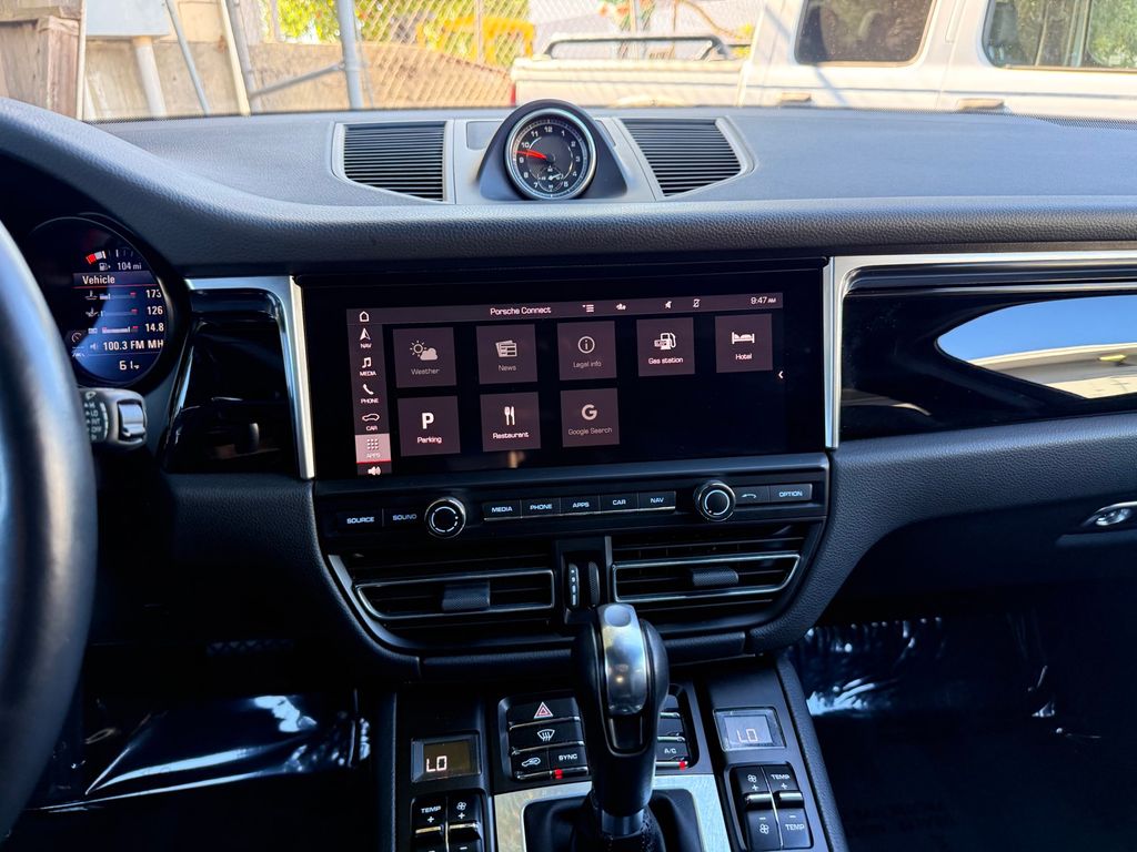 Thumbnail: 2020 Porsche Macan - 12
