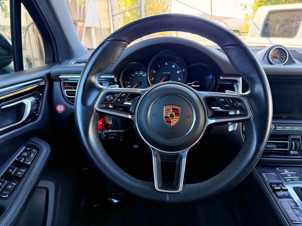 Thumbnail: 2020 Porsche Macan - 11