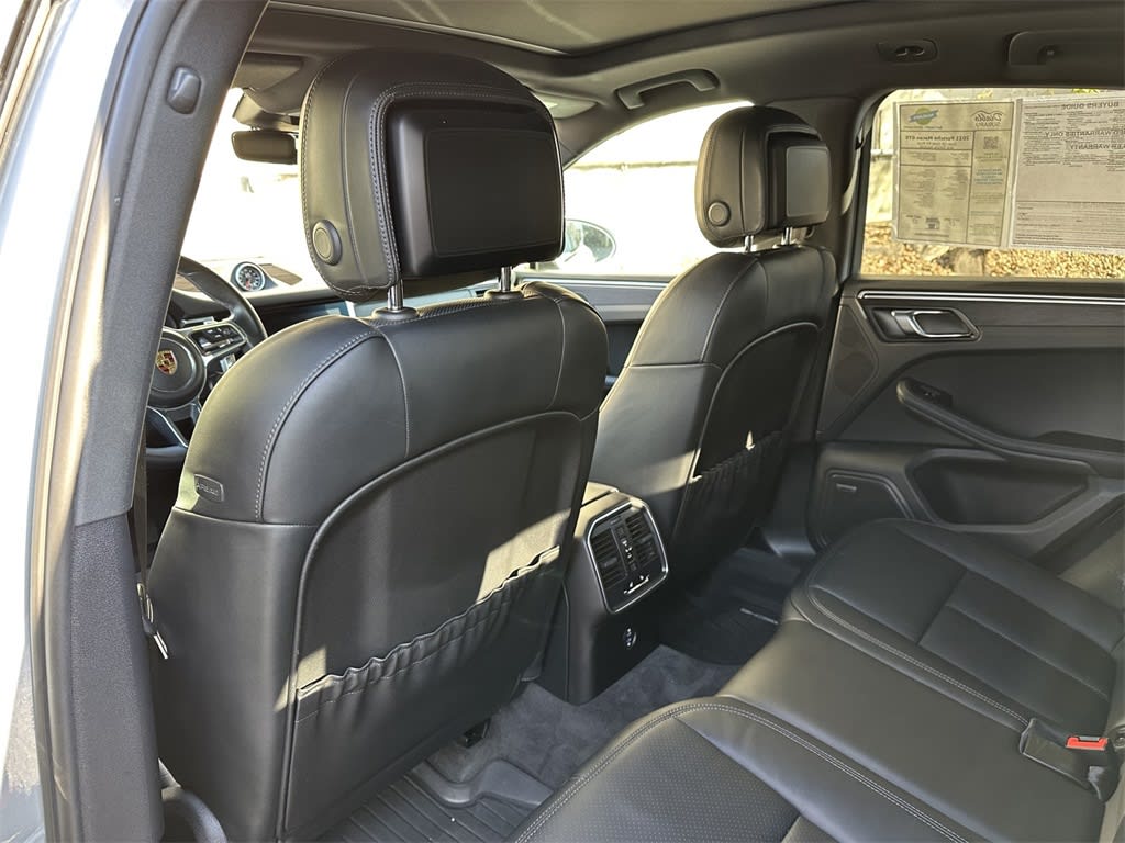 Thumbnail: 2021 Porsche Macan - 12